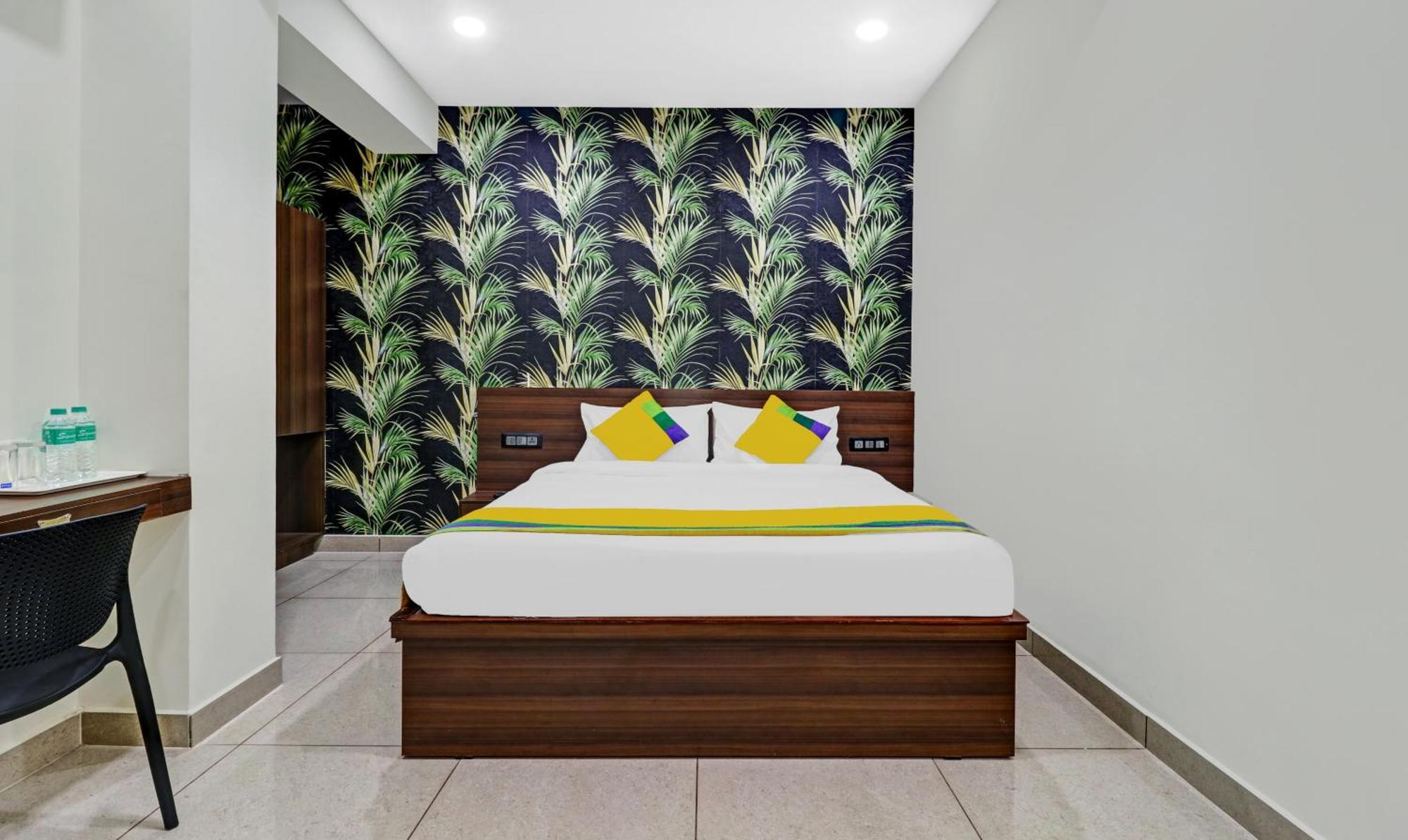 Hotel Nrm Residency Mysore Buitenkant foto
