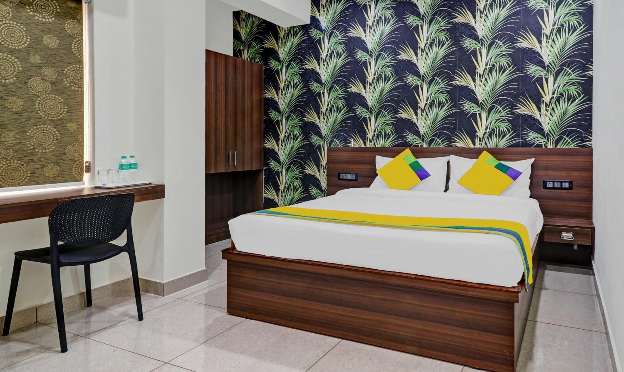 Hotel Nrm Residency Mysore Buitenkant foto