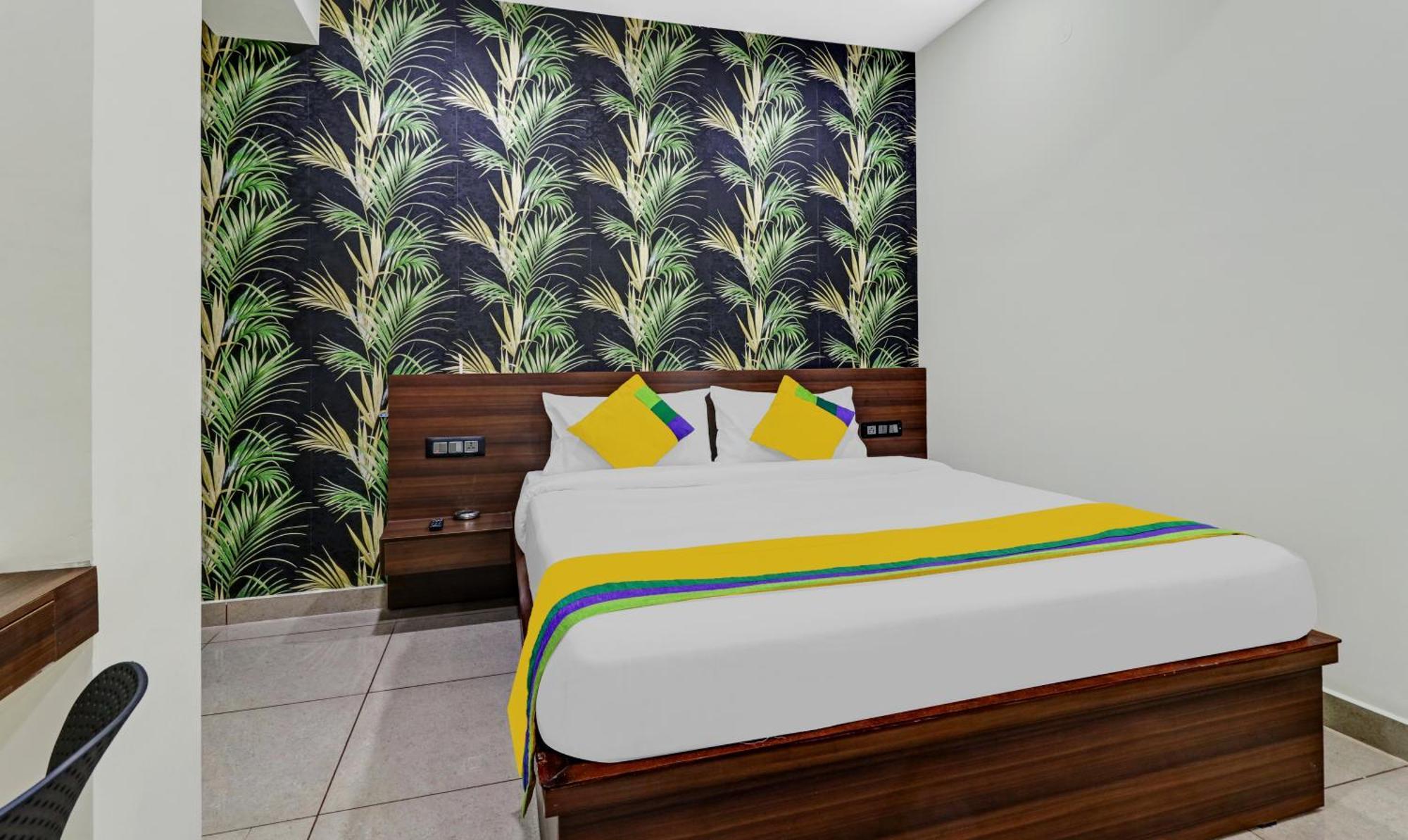 Hotel Nrm Residency Mysore Buitenkant foto