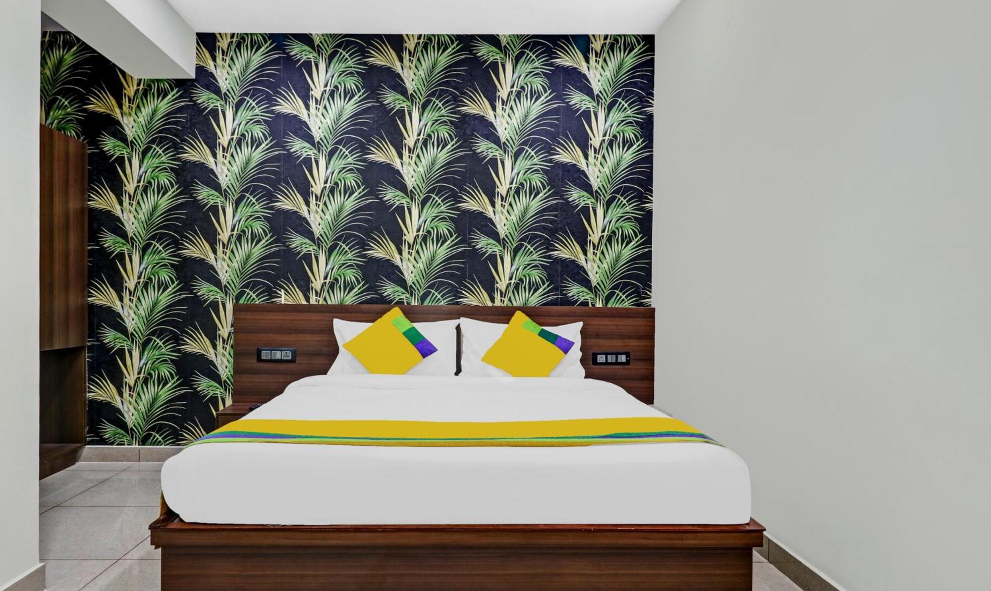 Hotel Nrm Residency Mysore Buitenkant foto